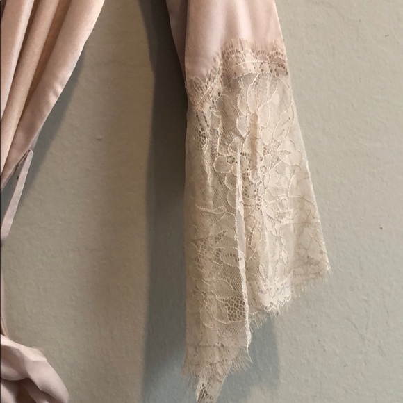 🆕 Nude Lace Trim Kimono - Picture 4 of 6